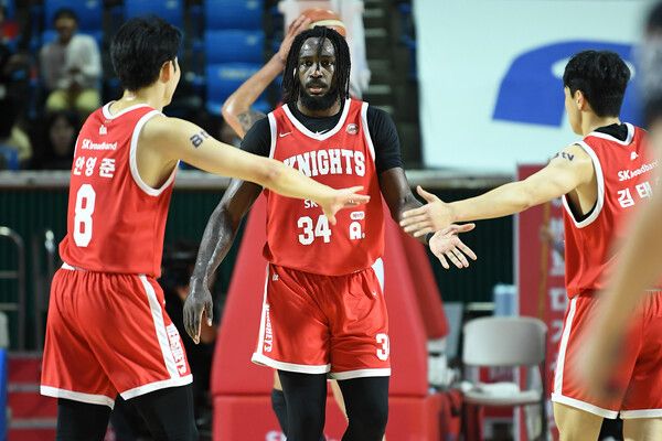 프로농구 서울 SK 나이츠 자밀 워니(가운데). /KBL 제공