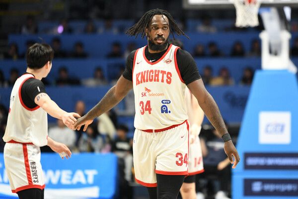 서울 SK 자밀 워니(오른쪽). /KBL 제공