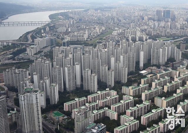 사진은 서울 잠실 아파트 단지 전경. /한스경제DB