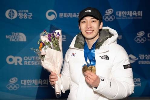 2025 청송 아이스클라이밍 월드컵’에서 우승한 이영건. /노스페이스 제공