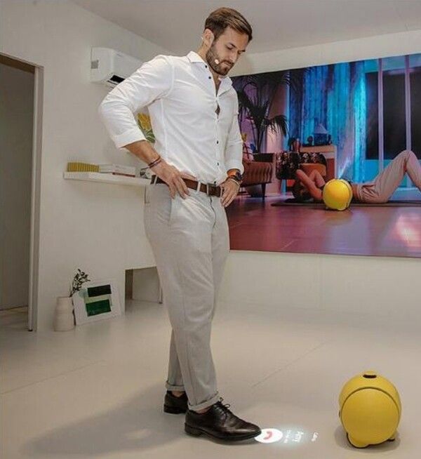 삼성전자가 지난해 9월 6일부터 10일까지 독일 베를린에서 열리는 유럽 최대 가전 전시회 'IFA 2024' 부스에서 AI 홈 컴패니언 '볼리'를 시연하는 모습./삼성전자