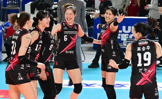 프로배구 V리그 여자부 정관장이 팀 연승 신기록 행진을 새롭게 썼다. /한국배구연맹 제공