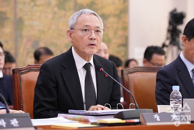 10일 오전 서울 여의도 국회에서 문화체육관광부 전체회의가 열리고 있다. 유인촌 문체부 장관이 의원 질의에 답변하고 있다. /최대성 기자 dpdaesung@sporbiz.co.kr 2025.01.10.