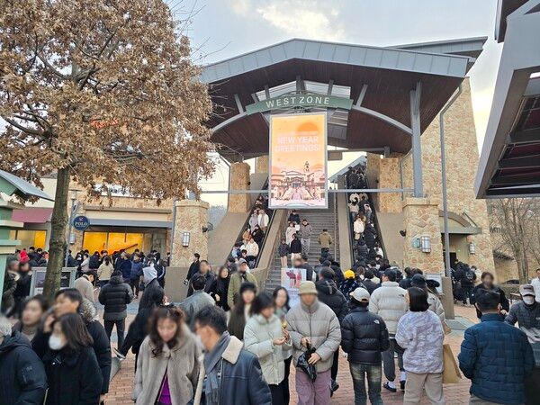 지난해 설 명절 신세계 여주 프리미엄 아울렛을 찾은 고객들 모습 / 신세계사이먼 제공