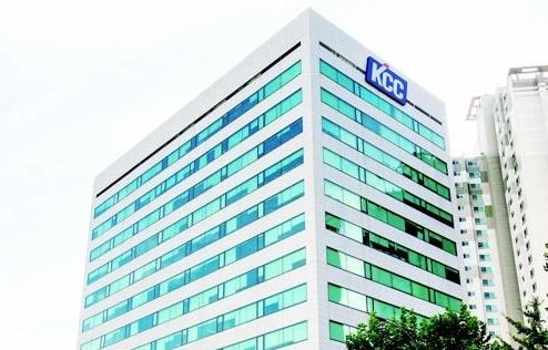 국내외 불확실성이 이어지고 있는 가운데 기업들이 어려운 상황을 돌파하기 위한 방법 중 하나로 기술 경쟁력 강화와 재무 건정성 확보에 힘을 기울이고 있다. / KCC