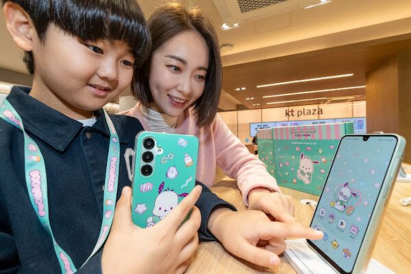 KT가 연간 판매량이 집중되는 신학기를 맞아 초등학생 대상 모바일 시장을 공략한다. / KT
