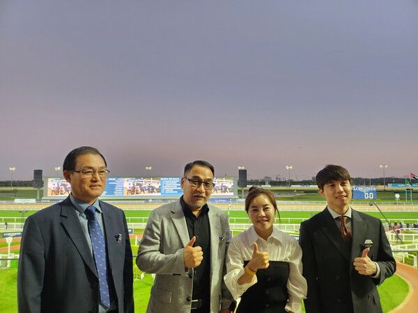 글로벌히트 김준현 마주, 방동석 조교사, 김혜선 기수, 박재이 기수. /한국마사회 제공