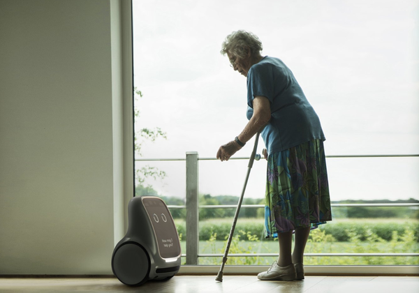 신성델타테크는 갈수록 고령자가 많아지고 있는 글로벌 트렌드에 맞춘 시니어 돌봄로봇 래미(Lemmy)를 선보였다. / 신성델타테크