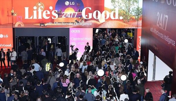 K중소기업들이 7일(현지시각) 개막한 세계 최대 IT 전시회 CES 2025에서 톡톡 튀는 아이디어 제품으로 글로벌 시장에 도전장을 던졌다. / 연합뉴스