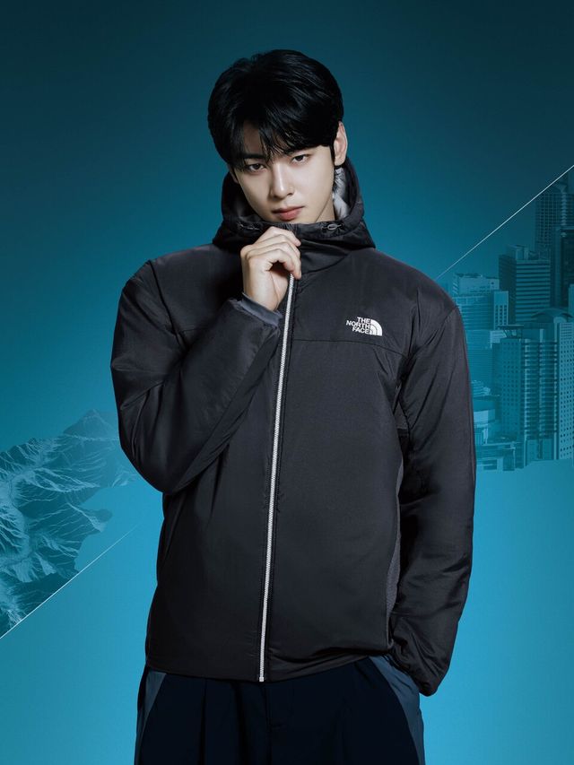 하이브리드 경량 패딩 ‘부베 후디 재킷’을 착용한 노스페이스 홍보대사 차은우의 모습. /노스페이스 제공