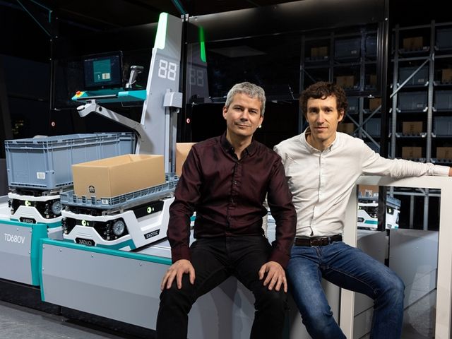 로맹 물랭 엑소텍 최고경영자(CEO·왼쪽)와 르노 하이츠 최고기술책임자(CTO)./엑세스커뮤니케이션