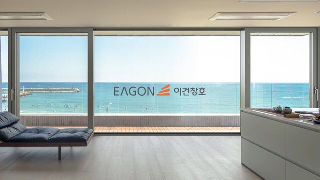 이건창호의 프리미엄 시스템 창호는 성능과 디자인을 모두 잡았다는 평가를 받는다./이건산업