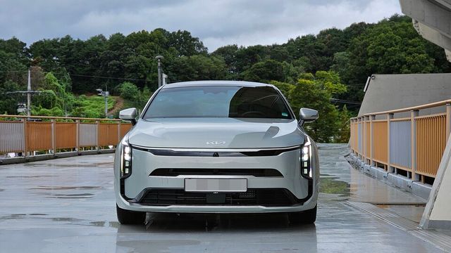 기아 '더 뉴 K8 하이브리드'의 전면./곽호준 기자