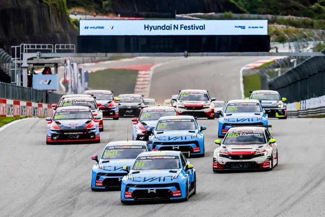 지난 18~19일 강원도 인제스피디움에서 열린 '2025 TCR 월드투어' 6라운드 레이스3에서 스타트 장면./현대N페스티벌