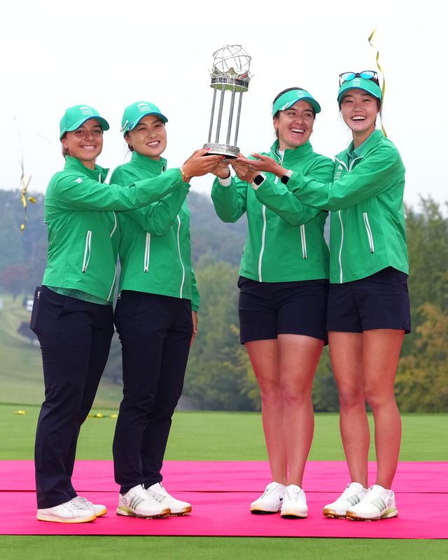 호주 여자골프 대표 선수들이 환하게 웃고 있다. /LPGA 페이스북