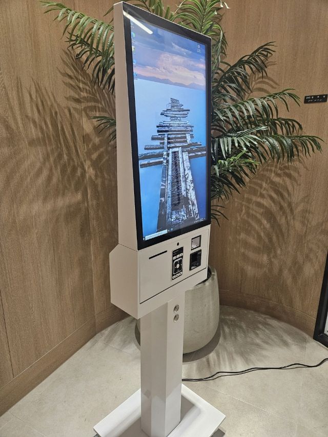 페이먼트솔루션즈가 자사의 무인 단말기인 배리어프리 키오스크의 AI 고도화 로드맵을 공개했다./페이먼트솔루션즈