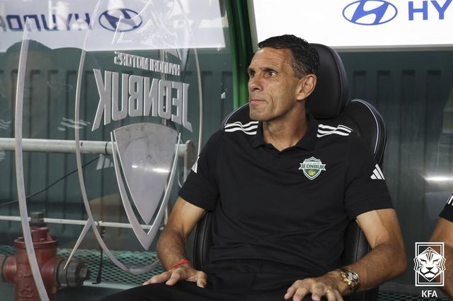 경기 후 불만을 드러낸 거스 포옛 전북 현대 감독. /KFA 제공