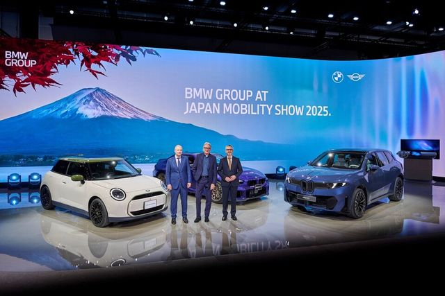 (왼쪽부터)&nbsp;요헨 골러&nbsp;BMW&nbsp;그룹 고객·브랜드·세일즈 총괄,&nbsp;폴 스미스 디자이너,&nbsp;요하임 포스트&nbsp;BMW&nbsp;그룹 개발 총괄./BMW그룹