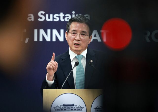 김용범 대통령실 정책실장이 29일 경북 경주 APEC 미디어센터에서 한미 정상회담 관련 브리핑을 하고 있다./연합뉴스