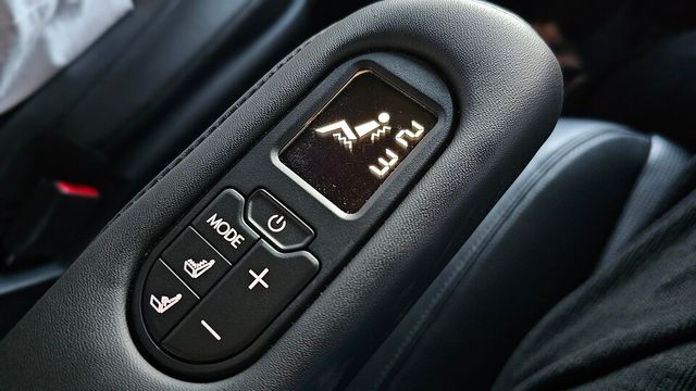 2열 '다이내믹 바디 케어 시트'의 마사지 기능 컨트롤러./ 곽호준 기자