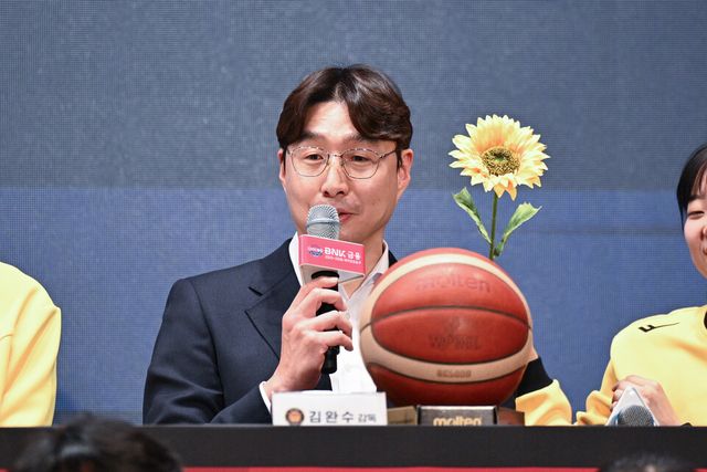 김완수 청주 KB 감독. /WKBL 제공