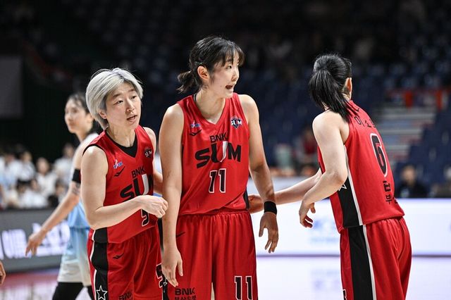 안혜지(왼쪽)와 김정은. /WKBL 제공
