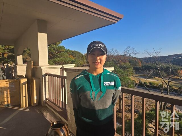 프로골퍼 유현조가 최근 경주에서 본지와 인터뷰를 한 후 포즈를 취하고 있다. /박종민 기자