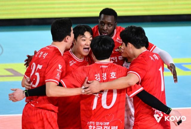 한국전력 선수들이 환호하고 있다. /한국배구연맹 제공