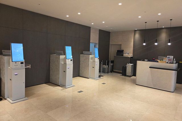 산하정보기술 PMS – 스마트 키오스크 운영 환경이 접목된 호텔 그레이스리 서울 로비./야놀자