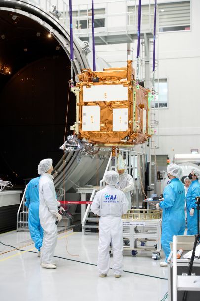 KAI 우주센터에서 제작 중인 차세대 중형위성 3호./KAI