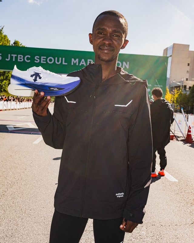 데상트 글로벌 애슬릿 리틀 닉 킷툰두가 JTBC 서울 마라톤 우승을 차지했다./데상트