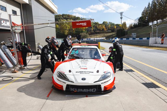 2025 오네 슈퍼레이스 챔피언십 '토요타 가주레이싱 6000 클래스'의 이창욱(금호SLM)이 의무 피트스톱에서 급유를 하고 있다./슈퍼레이스