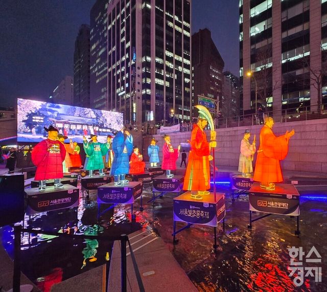 2025 서울빛초롱축제가 열린 서울 청계천 일대 모습. /박종민 기자