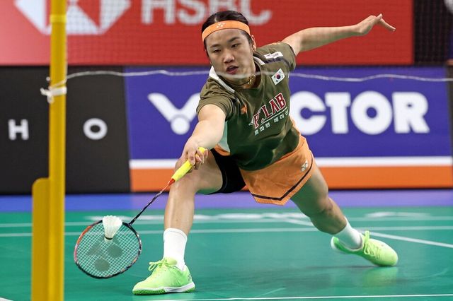 안세영이 리턴을 시도하고 있다. /연합뉴스