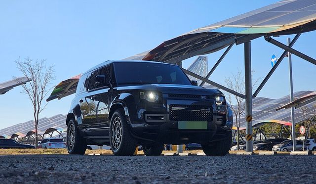 랜드로버 '디펜더 옥타'의 외관./곽호준 기자