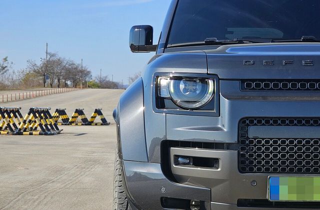 랜드로버 '디펜더 옥타'의 전면./곽호준 기자