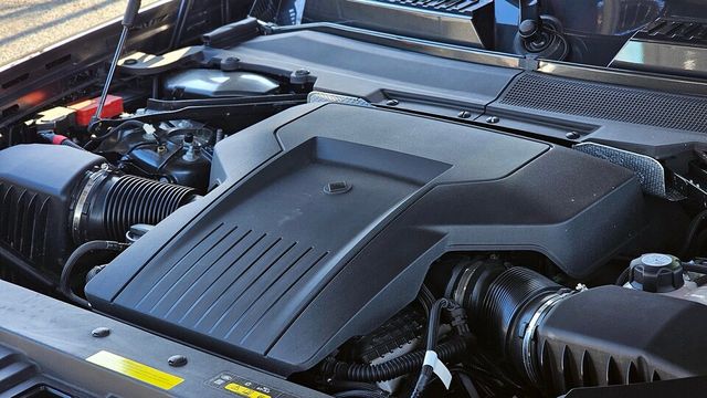 랜드로버 '디펜더 옥타'의 V8 엔진./곽호준 기자