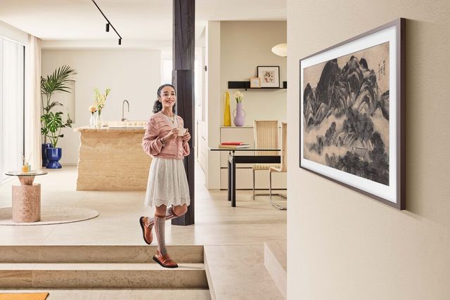 삼성전자 삼성 아트 스토어를 통해 이건희 컬렉션의 인왕제색도를 감상할 수 있다./삼성전자