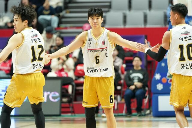 안양 정관장 박지훈(가운데). /KBL 제공