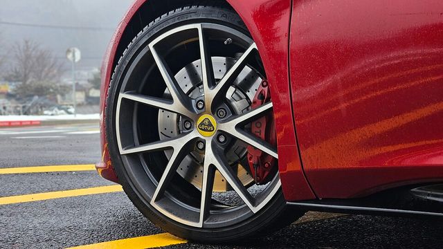 로터스 '에미라'의 휠&타이어./곽호준 기자