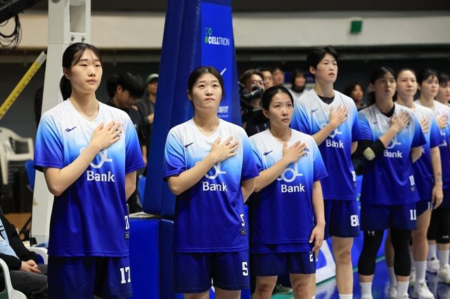 신한은행 선수단. /WKBL 제공