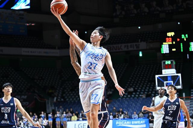 대구 한국가스공사 양우혁(27번)이 레이업을 하고 있다. /KBL 제공