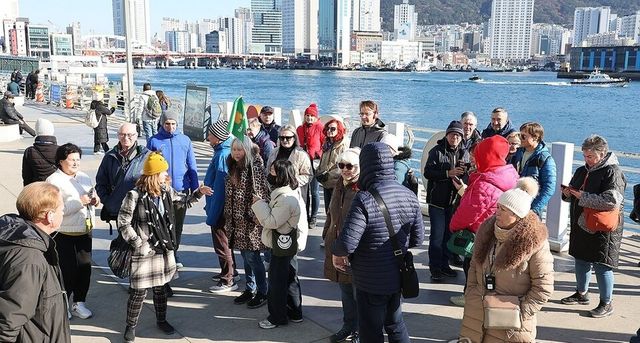 부산 찾은 외국인 관광객./연합뉴스