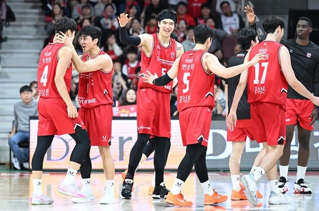 정관장 선수단. /KBL 제공