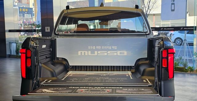 KGM의 '무쏘' 스탠다드 모델의 데크./곽호준 기자