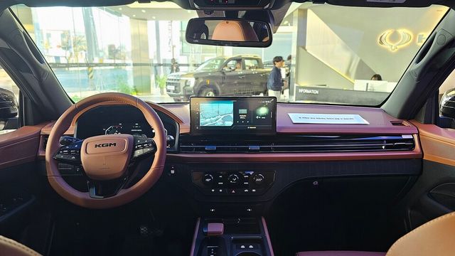 KGM의 '무쏘 그랜드 스타일' 가솔린 모델의 실내./곽호준 기자