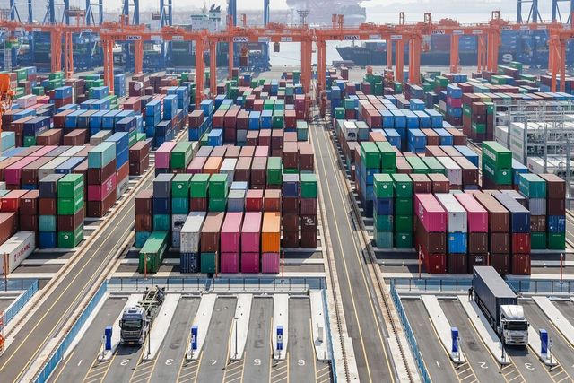 동원그룹 물류 계열사 동원로엑스의 자회사인 동원글로벌터미널부산(DGT) 부산신항 2-5단계 컨테이너터미널./DGT