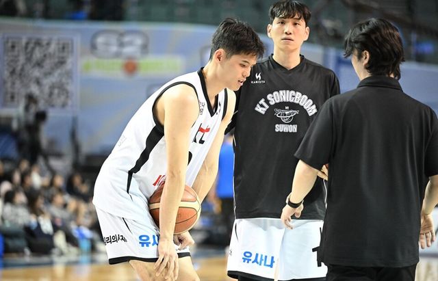 하윤기가 삼성전을 앞두고 통증을 호소하고 있다. /KBL 제공