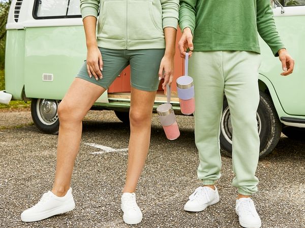 테팔 휴대용 무선 믹서기 ‘라이트믹스’ 신규 컬러(왼쪽부터 핑크, 라일락)./테팔