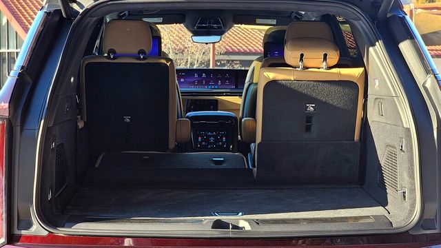 캐딜락 '에스컬레이드 IQ'의 트렁크 공간./곽호준 기자